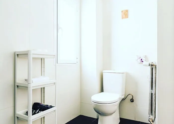 Silencioso Muy Luminoso Y Familiar